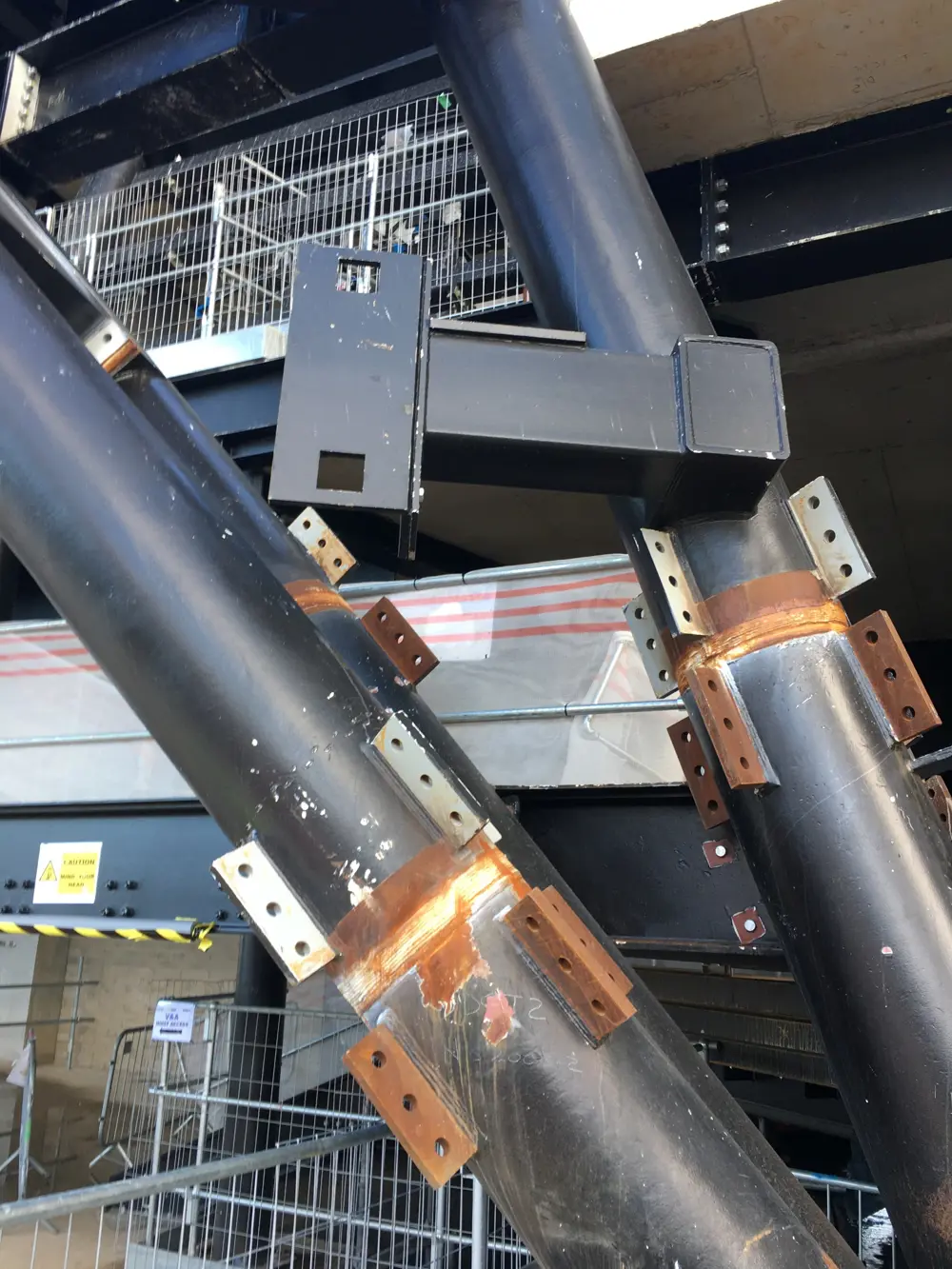 Structural steel tubes and welded connections used in the museum’s construction.